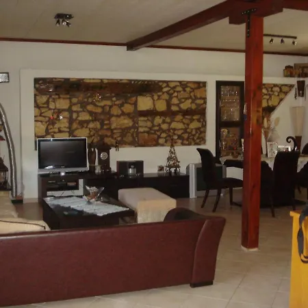 Giorgos House *